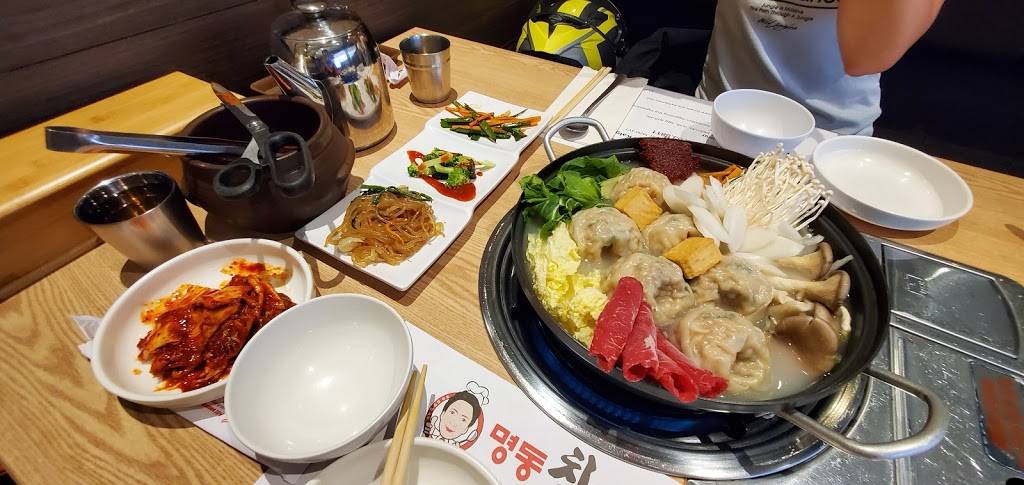 명동 참맛 칼국수 (Myoungdong Chammat Kalguksu) | restaurant | 1549 Steeles Ave E, North York, ON M2M 3Y7, Canada | 4167338811 OR +1 416-733-8811