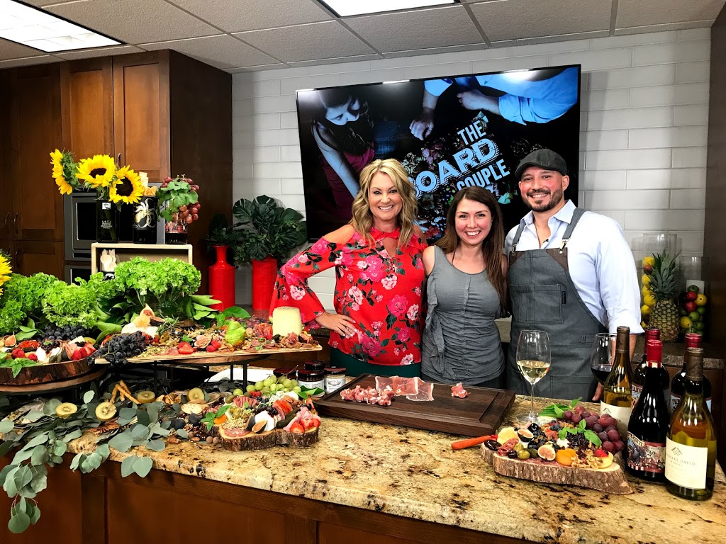 The Board Couple | restaurant | 2218 N Zarzamora St, San Antonio, TX 78201, USA | 2105732100 OR +1 210-573-2100