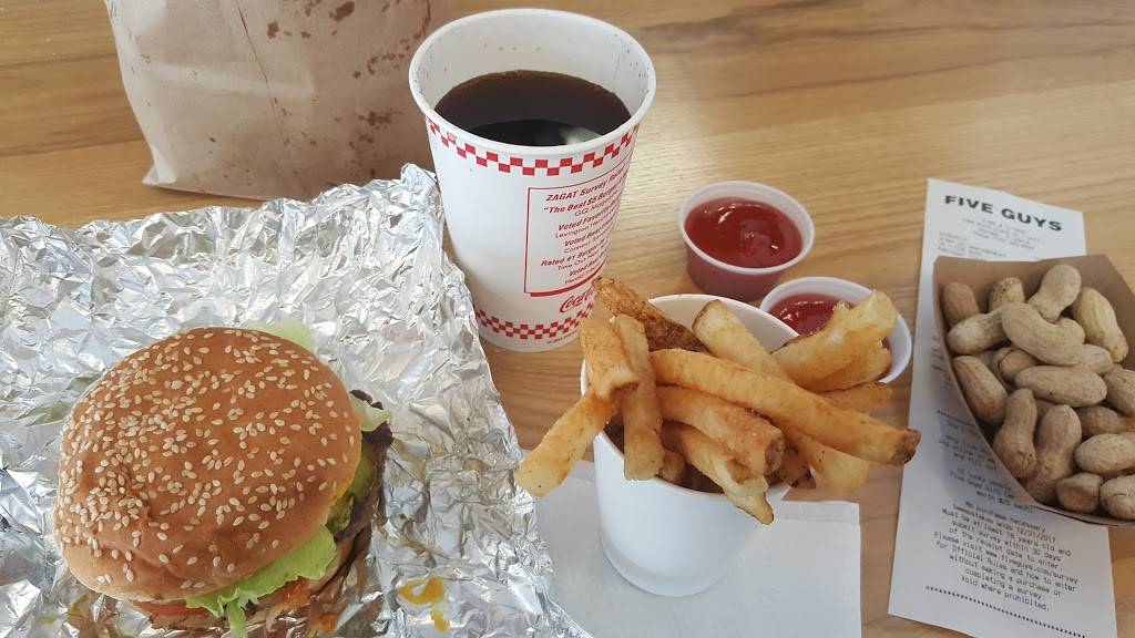 Five Guys | meal takeaway | 2368 N Clark St, Chicago, IL 60614, USA | 7738838930 OR +1 773-883-8930