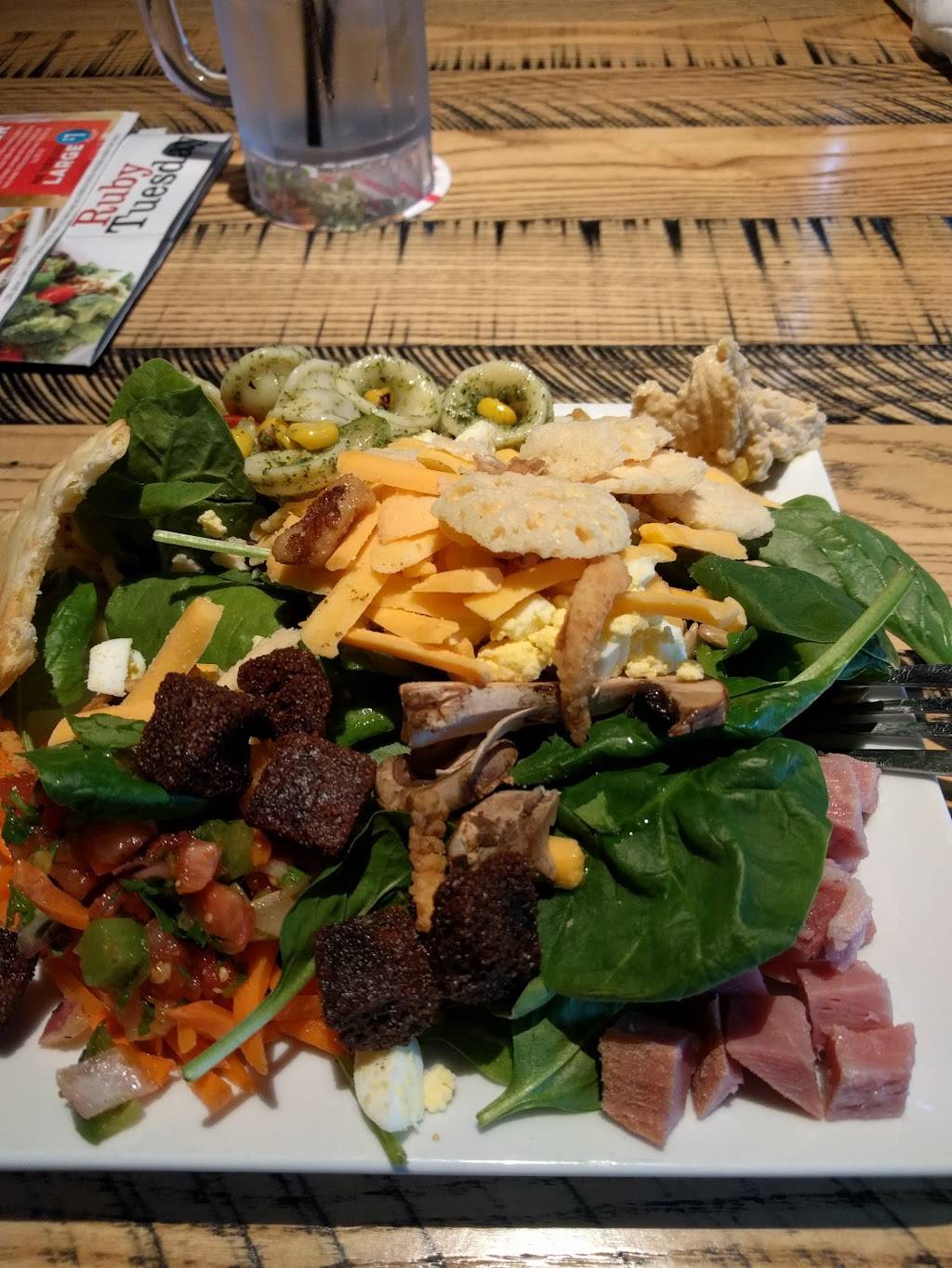 Ruby Tuesday | restaurant | 4784 Windsor Commons Ct, Jacksonville, FL 32224, USA | 9048210394 OR +1 904-821-0394