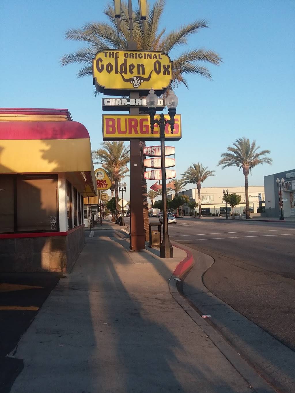 Golden Ox Burgers | restaurant | 902 W Whittier Blvd, Montebello, CA 90640, USA | 3237222865 OR +1 323-722-2865