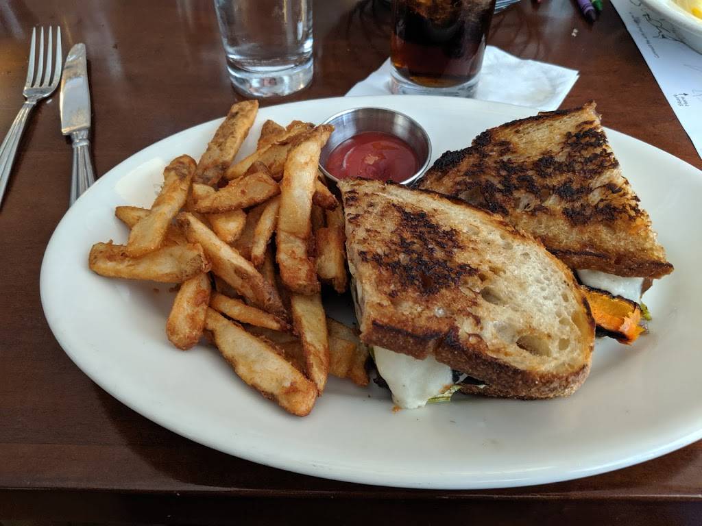 Common Grill | restaurant | 112 S Main St, Chelsea, MI 48118, USA | 7344750470 OR +1 734-475-0470