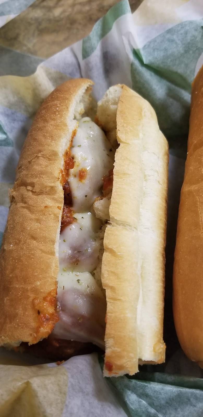 Subway | restaurant | 101 Polo Park Blvd E, Davenport, FL 33837, USA | 8634248340 OR +1 863-424-8340