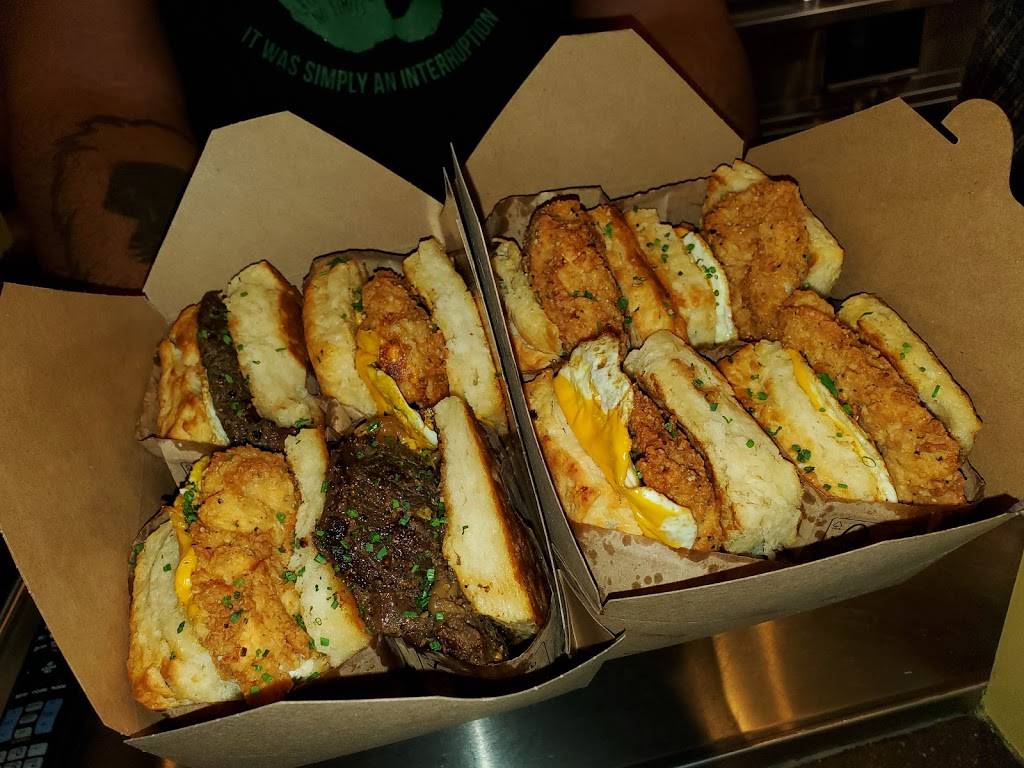 The Distrikt Biskuit House | restaurant | 9103 E 39th St, Kansas City, MO 64133, USA | 8167374794 OR +1 816-737-4794