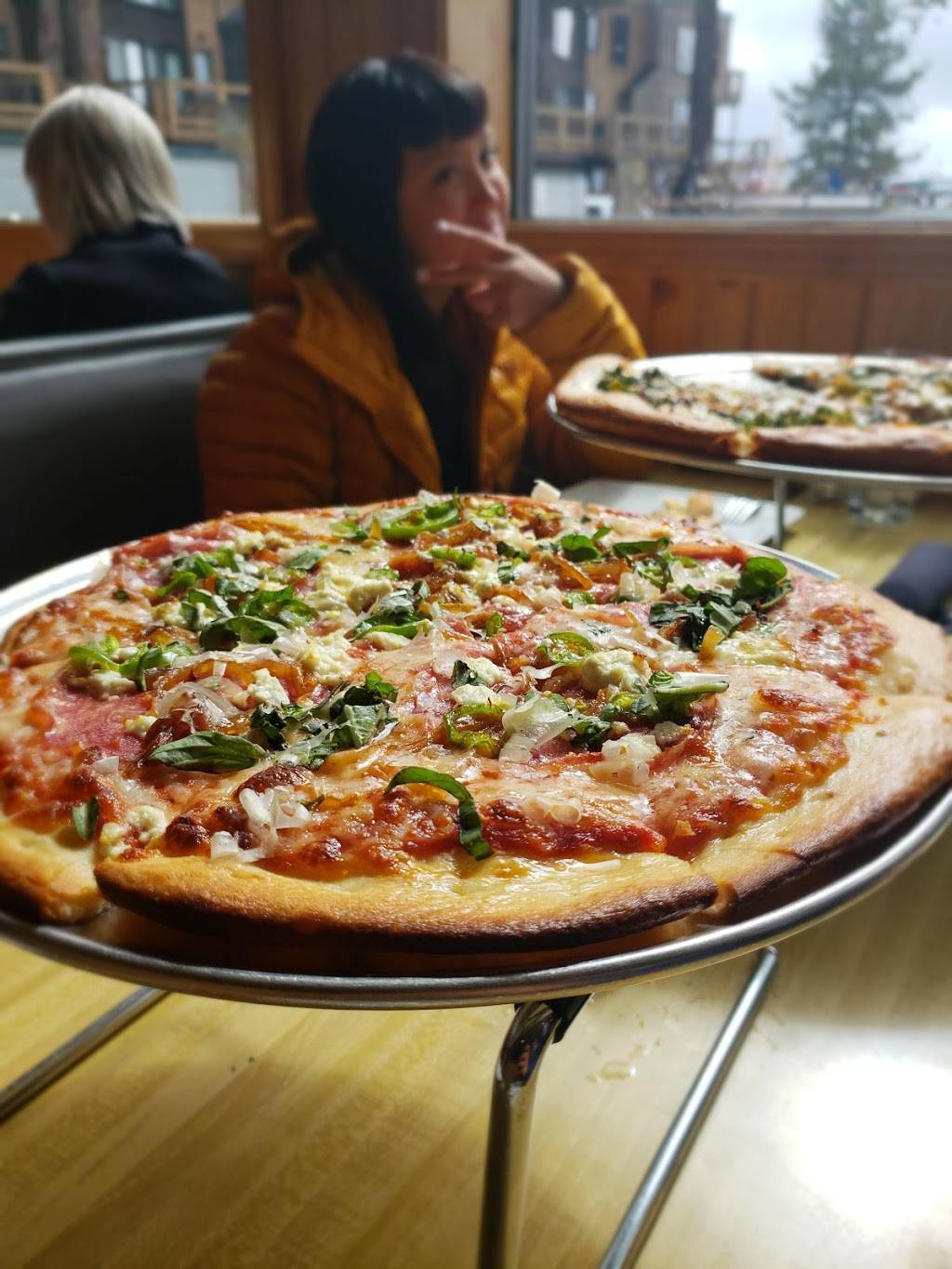 Whitecaps Pizza | restaurant | 8290 N Lake Blvd, Kings Beach, CA 96143, USA | 5305462200 OR +1 530-546-2200