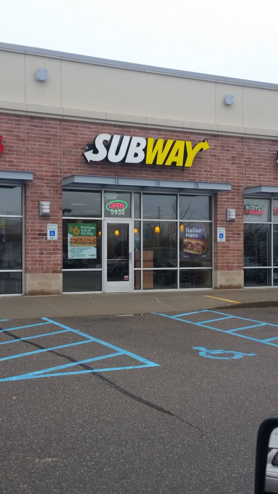 Subway Restaurants | restaurant | 5930 Sashabaw Rd, Village of Clarkston, MI 48346, USA | 2486250805 OR +1 248-625-0805