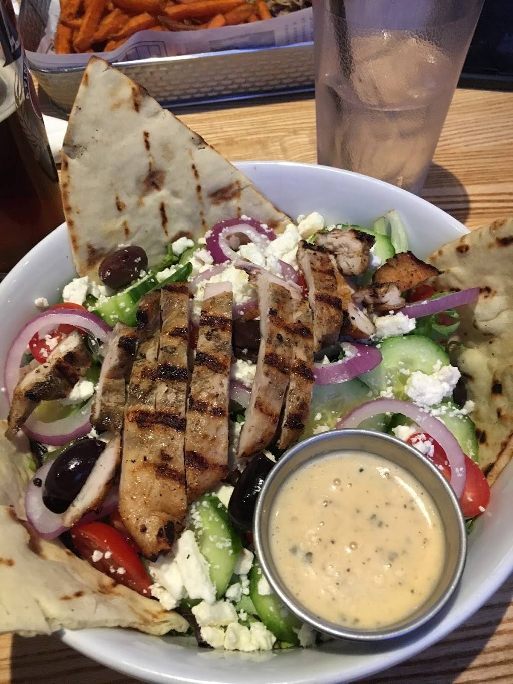 Bates Bar & Grill | restaurant | 2 Commercial St, Braintree, MA 02184, USA | 7818430525 OR +1 781-843-0525