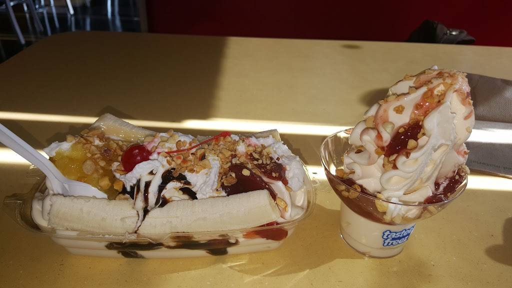 Wienerschnitzel | restaurant | 2800 N Main St, Las Cruces, NM 88001, USA | 5755267878 OR +1 575-526-7878