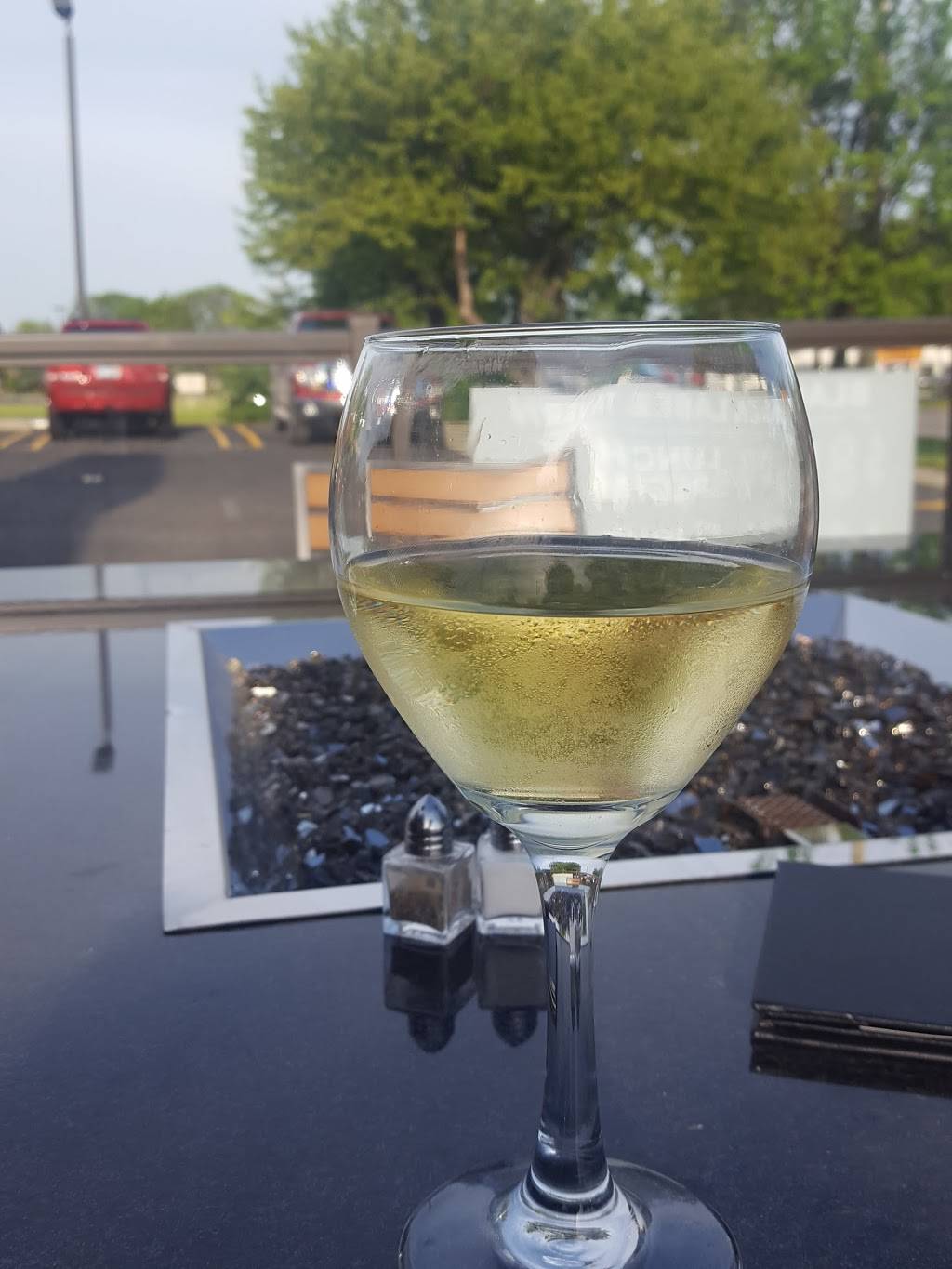 Plymouth Roadhouse | restaurant | 34101 Plymouth Rd, Livonia, MI 48150, USA | 7344217744 OR +1 734-421-7744