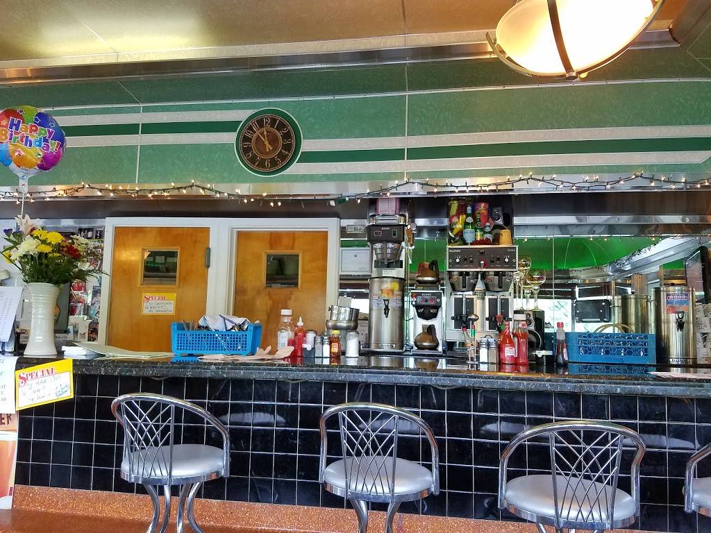 Daphnes Diner | restaurant | 1124 US-130, Robbinsville, NJ 08691, USA | 6092083104 OR +1 609-208-3104