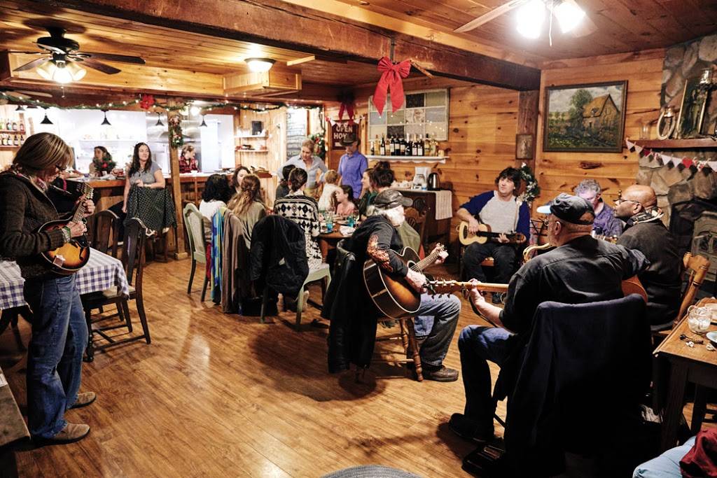 Riverside Lodge and Sauna | restaurant | 20 Paris Hill Rd, South Paris, ME 04281, USA | 2077442412 OR +1 207-744-2412