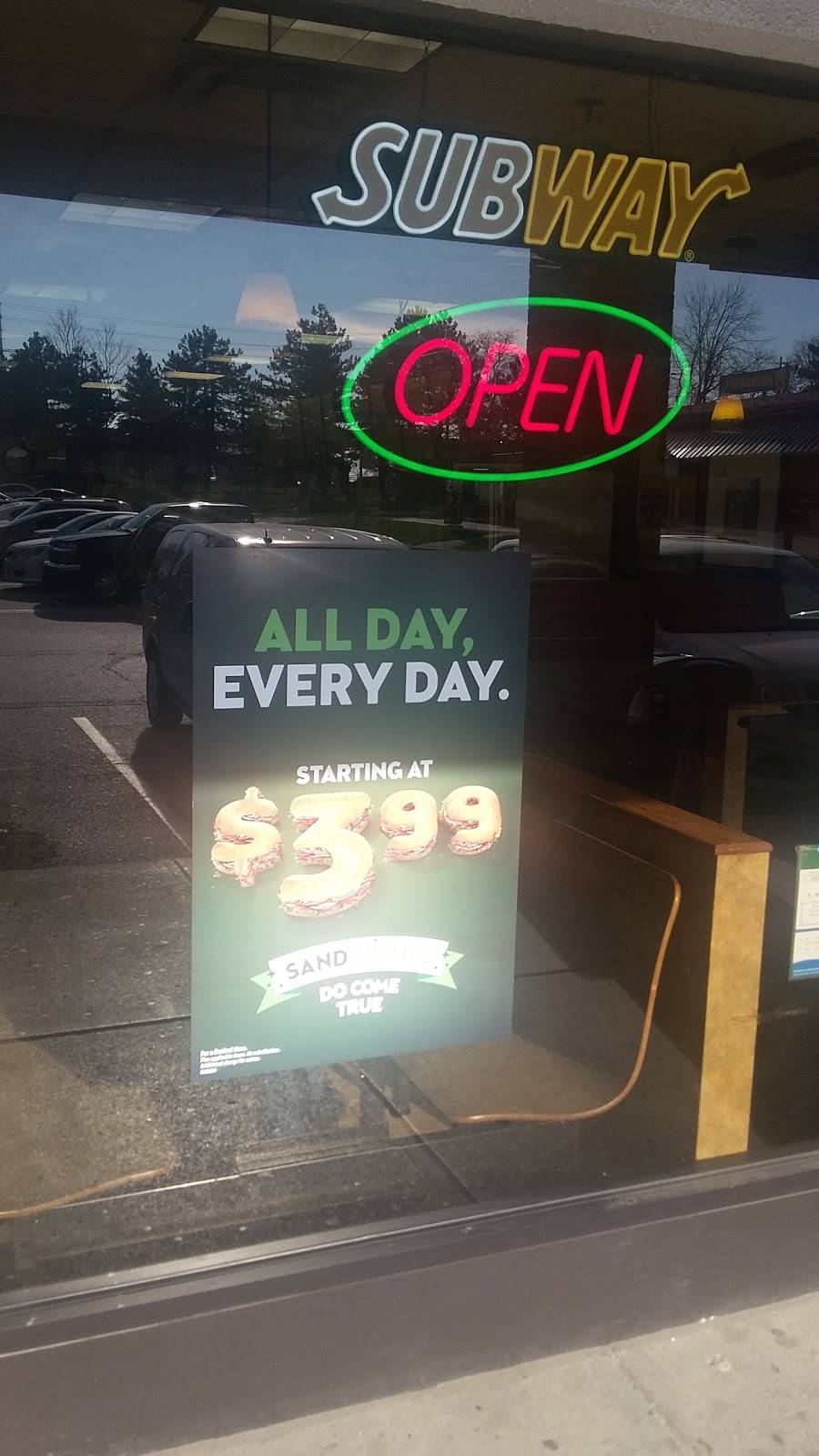 Subway | restaurant | 4141 Dixie Rd Rockwood Mall Store #9, Mississauga, ON L4W 1V5, Canada | 9052385373 OR +1 905-238-5373