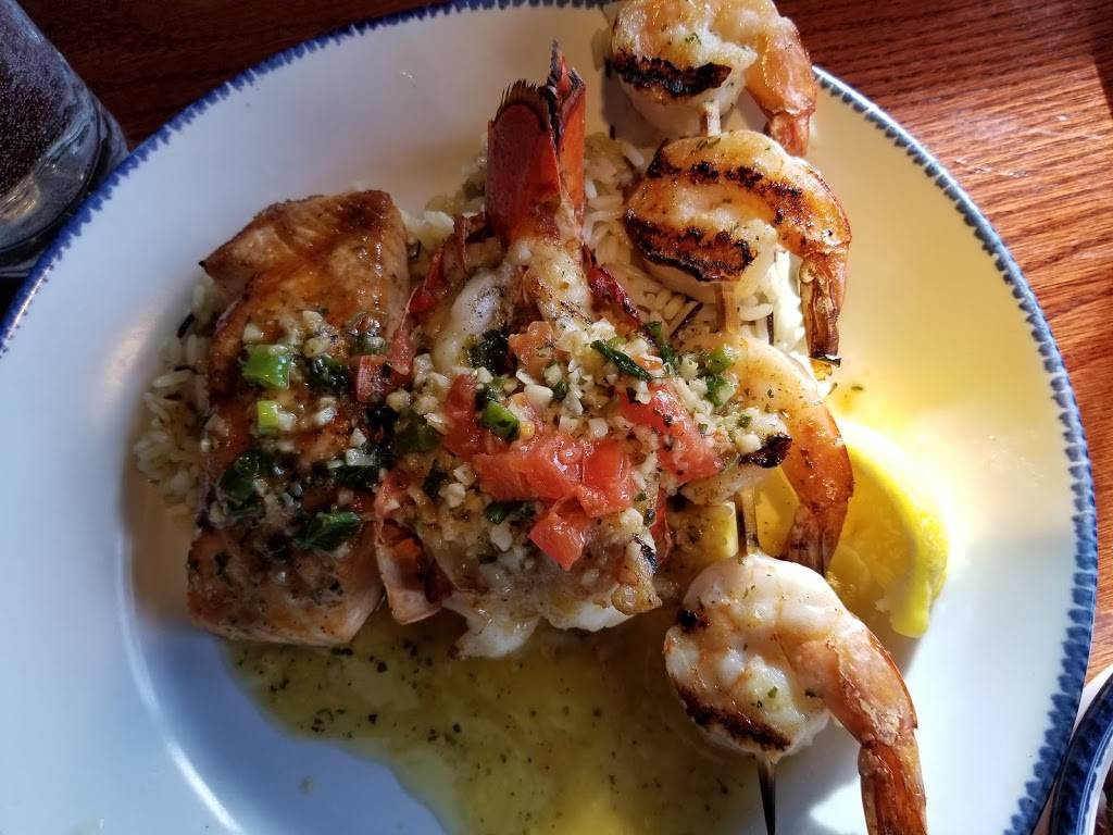 Red Lobster | restaurant | 800 E Golf Rd, Schaumburg, IL 60173, USA | 8478432743 OR +1 847-843-2743