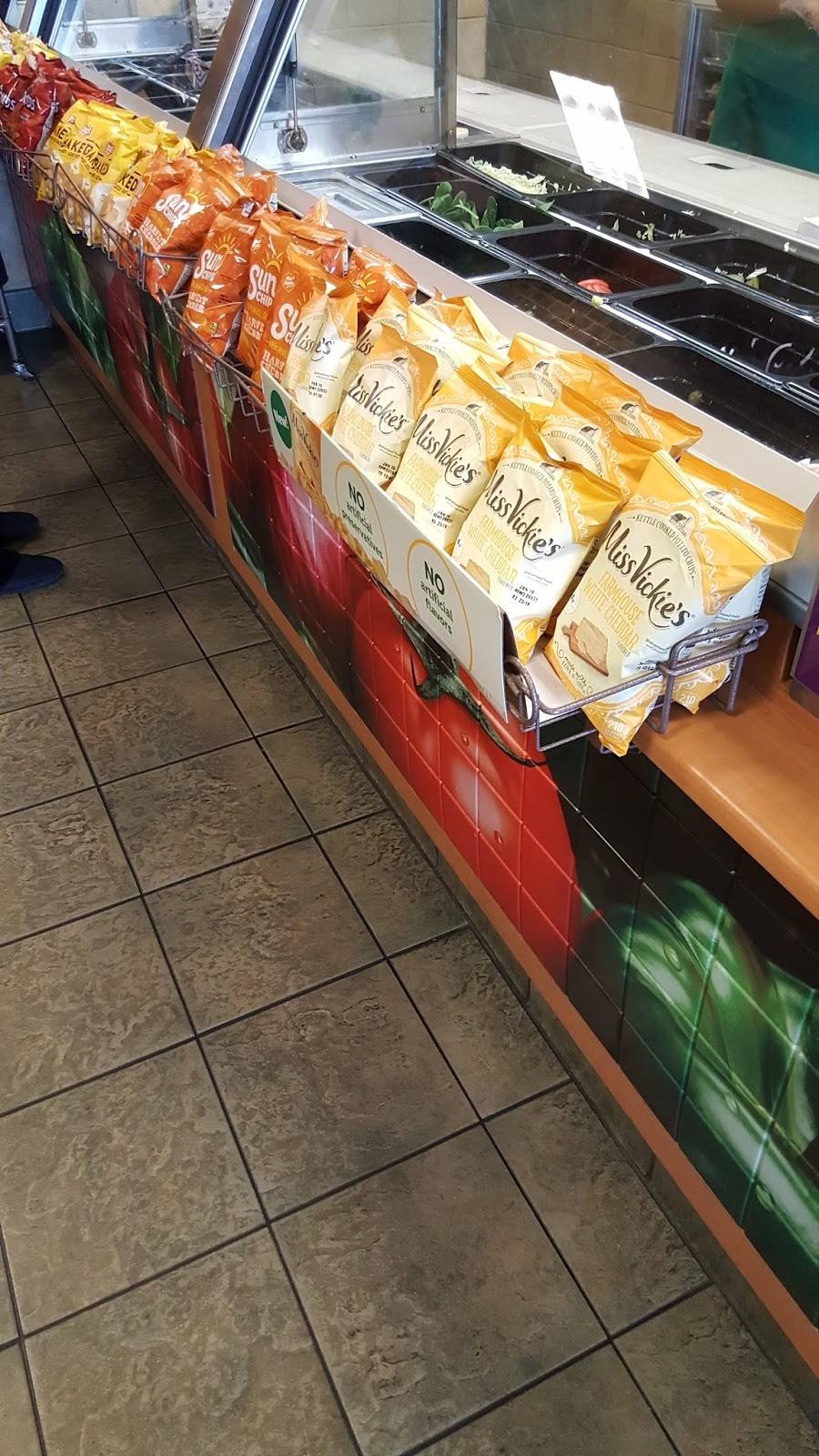 Subway | restaurant | 386 W Ashlan Ave, Clovis, CA 93612, USA | 5592920335 OR +1 559-292-0335