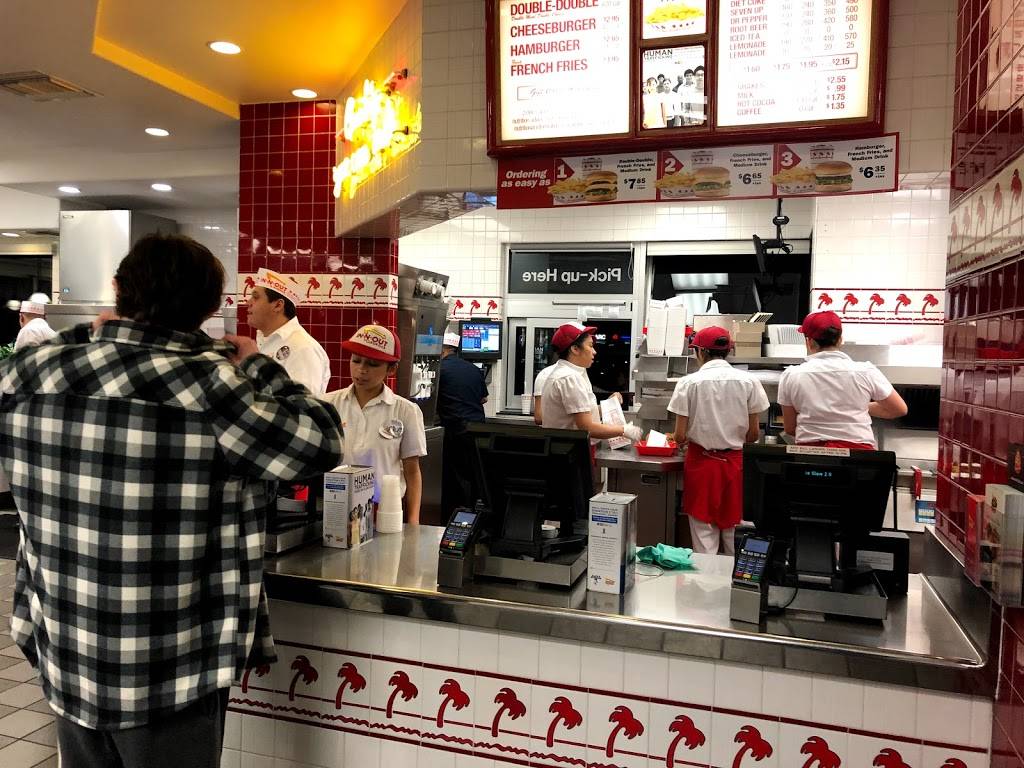 In-N-Out Burger | restaurant | 151 Kern St, Salinas, CA 93905, USA | 8007861000 OR +1 800-786-1000