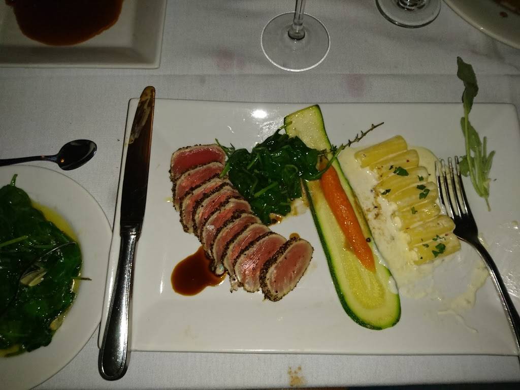 Chathams Place Restaurant | restaurant | 7575 Dr Phillips Blvd, Orlando, FL 32819, USA | 4073452992 OR +1 407-345-2992