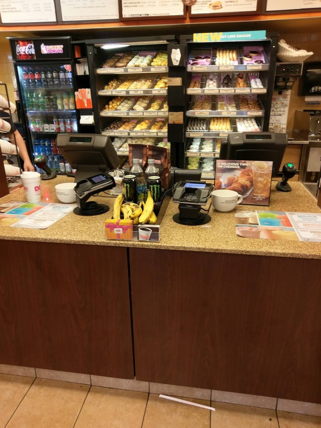 Dunkin | bakery | 921 Beech St, Manchester, NH 03104, USA | 6036245182 OR +1 603-624-5182