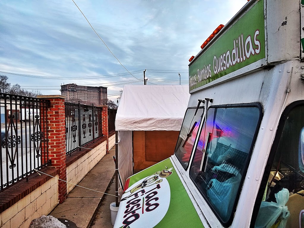 Taco Fiesta | restaurant | 3041 Vernor Hwy, Detroit, MI 48216, USA | 3137184125 OR +1 313-718-4125