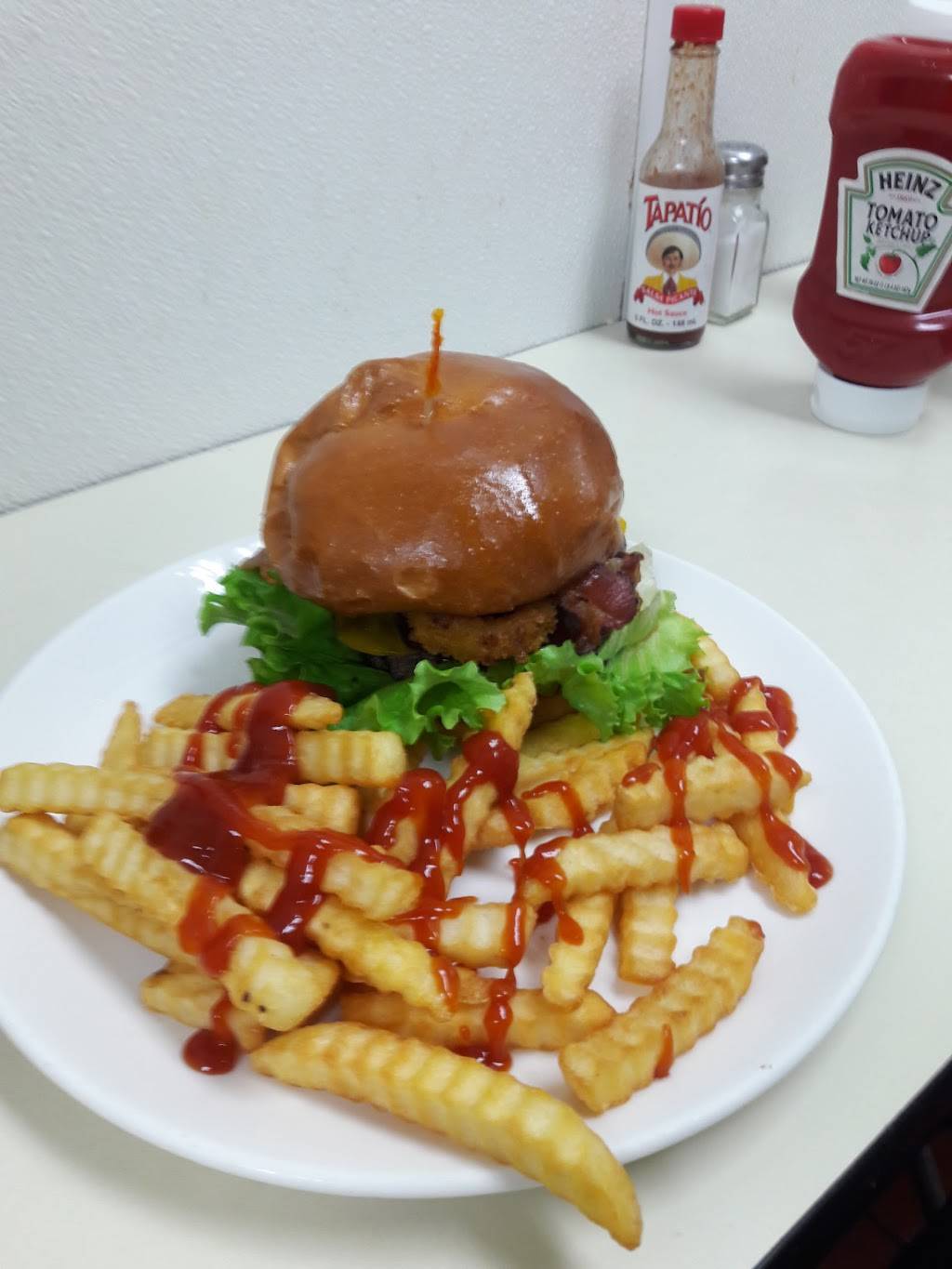 The Broken Yolk Cafe | restaurant | 1760 Camino Del Rio N, San Diego, CA 92108, USA | 6195749655 OR +1 619-574-9655