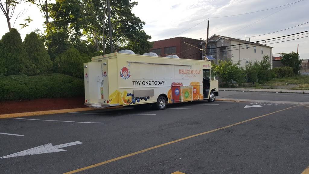 Wendys | restaurant | 339 W Market St, Newark, NJ 07107, USA | 9738240468 OR +1 973-824-0468