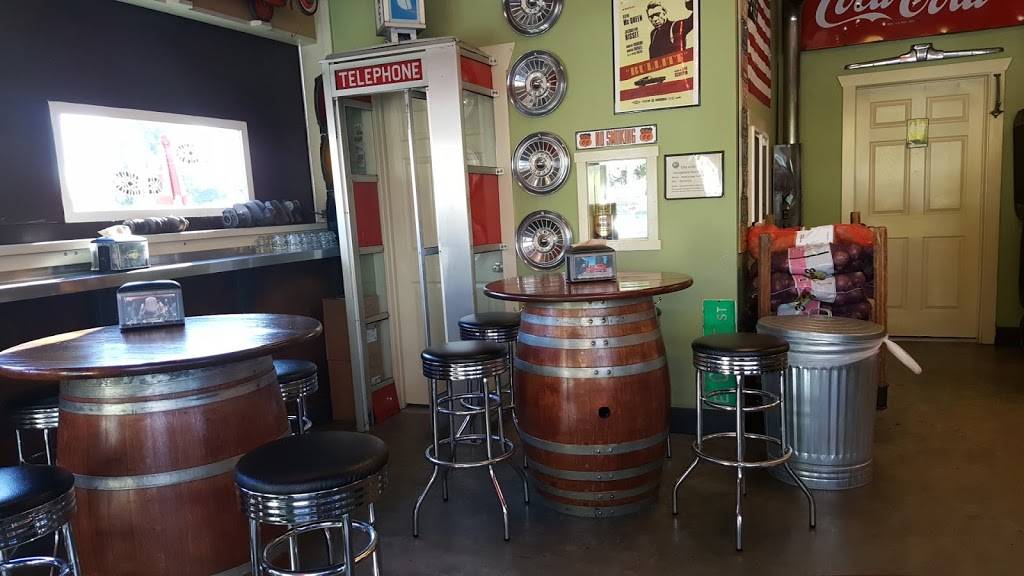 Nuttys Junkyard Grill | restaurant | 6717 204th St NE, Arlington, WA 98223, USA | 3604037538 OR +1 360-403-7538