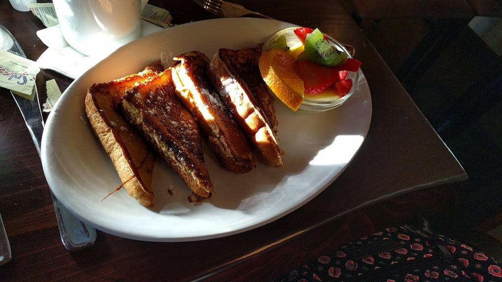 The Little Cake Cafe | restaurant | 1052 Main St, Newington, CT 06111, USA | 8606650566 OR +1 860-665-0566