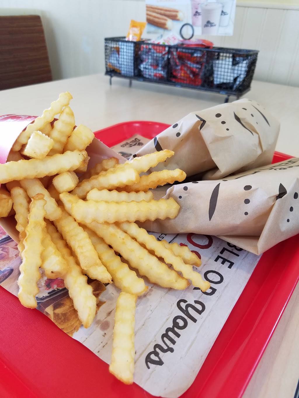 Del Taco | meal takeaway | 3896 Clairemont Dr, San Diego, CA 92117, USA | 8582703788 OR +1 858-270-3788