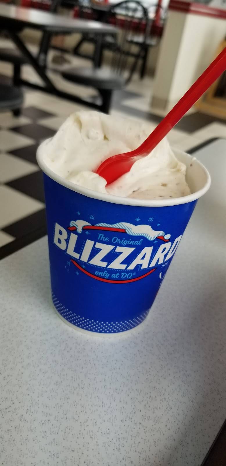 Dairy Queen | restaurant | 2935 N Chestnut St, Chaska, MN 55318, USA | 9524484054 OR +1 952-448-4054