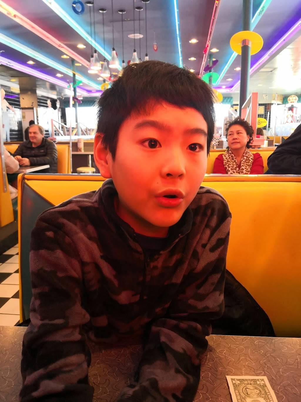 Lake Charles Grill | restaurant | 250 W Greggs Pkwy, Vernon Hills, IL 60061, USA | 8476806100 OR +1 847-680-6100