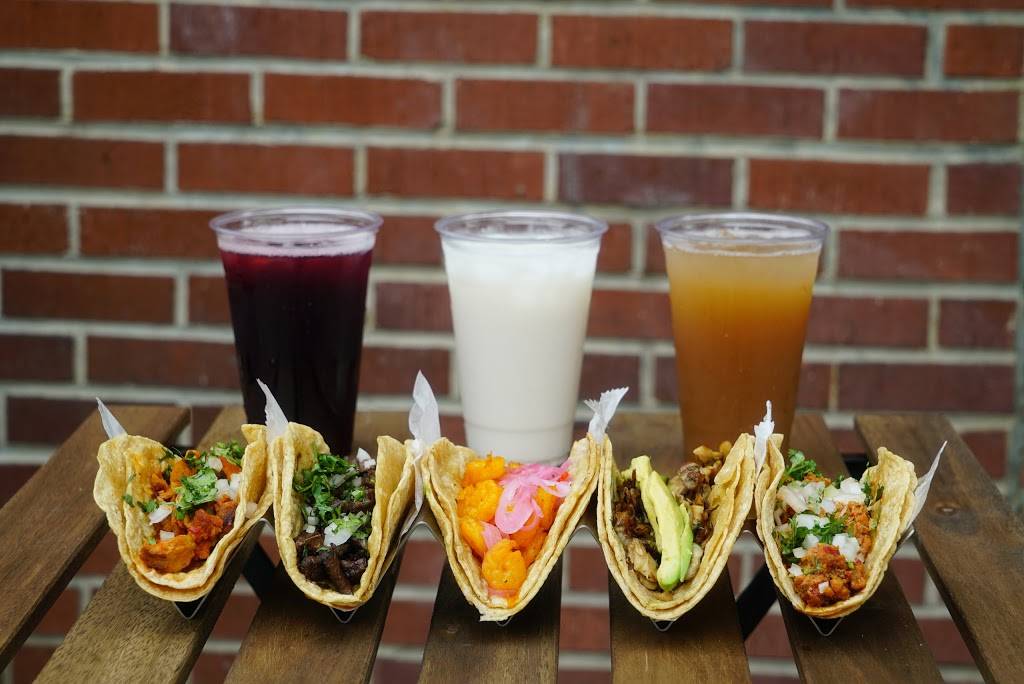 El Gallo Taqueria | restaurant | 214 Highlawn Ave, Brooklyn, NY 11223, USA | 9176682332 OR +1 917-668-2332