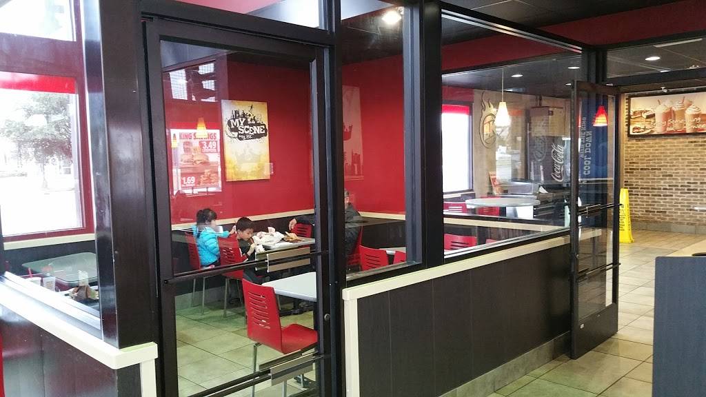 Burger King | restaurant | 1670 Eastchase Pkwy, Fort Worth, TX 76120, USA | 8173033075 OR +1 817-303-3075