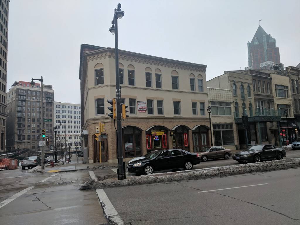 The Dogg Haus | restaurant | 755 N Water St, Milwaukee, WI 53202, USA | 4142262664 OR +1 414-226-2664