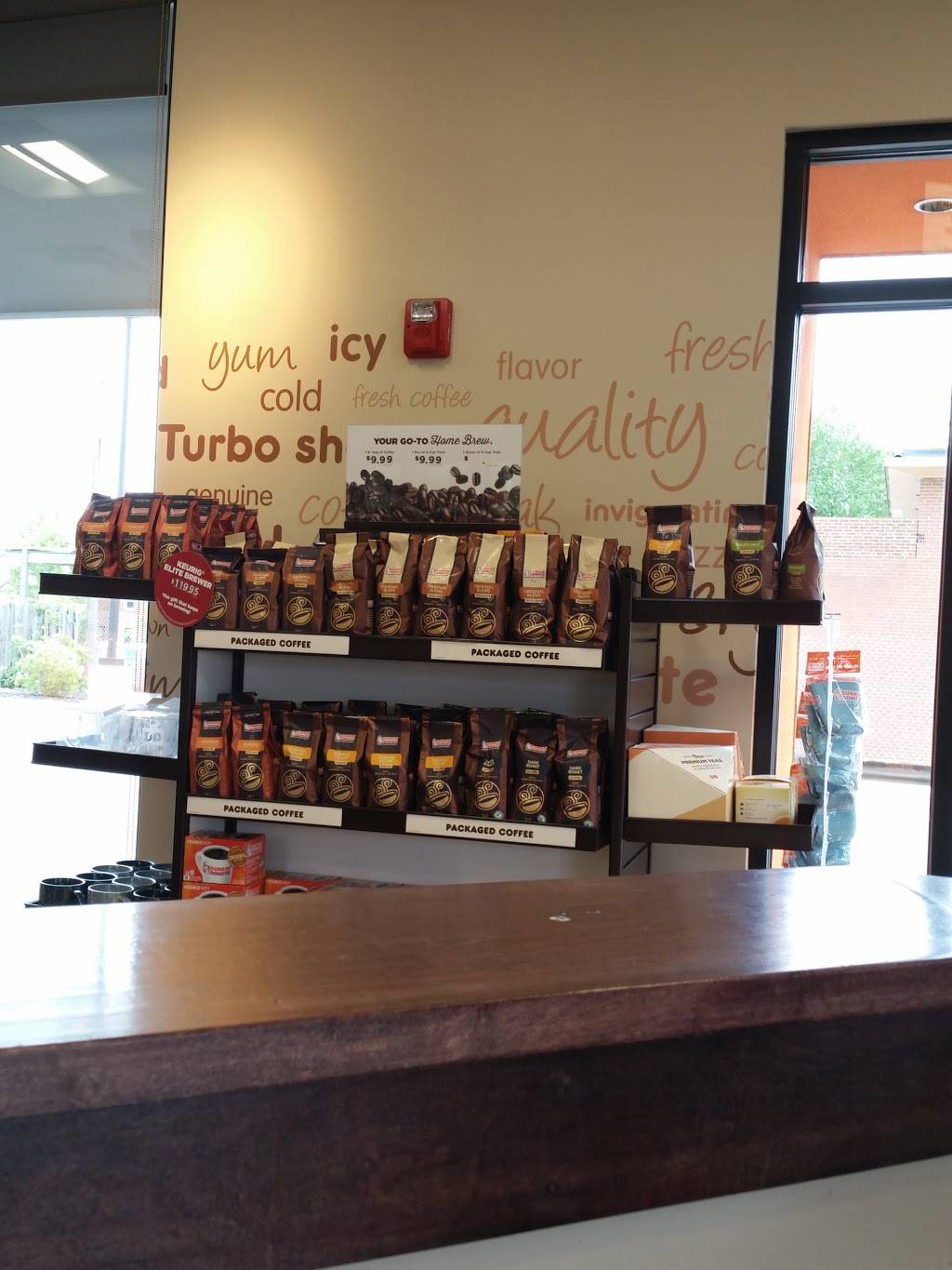 Dunkin | bakery | 13880 Cedar Rd, University Heights, OH 44118, USA | 2169320000 OR +1 216-932-0000