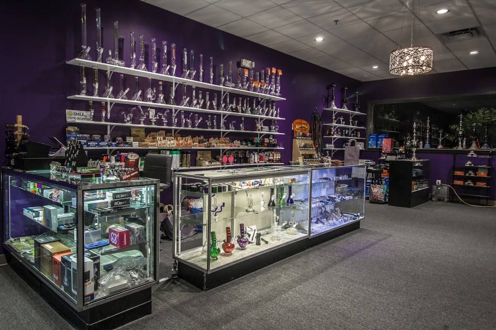 The Chill Room - Kava Bar and Vape Shop | night club | 7201 Lake Worth Rd suite d, Lake Worth, FL 33467, USA | 5616297657 OR +1 561-629-7657