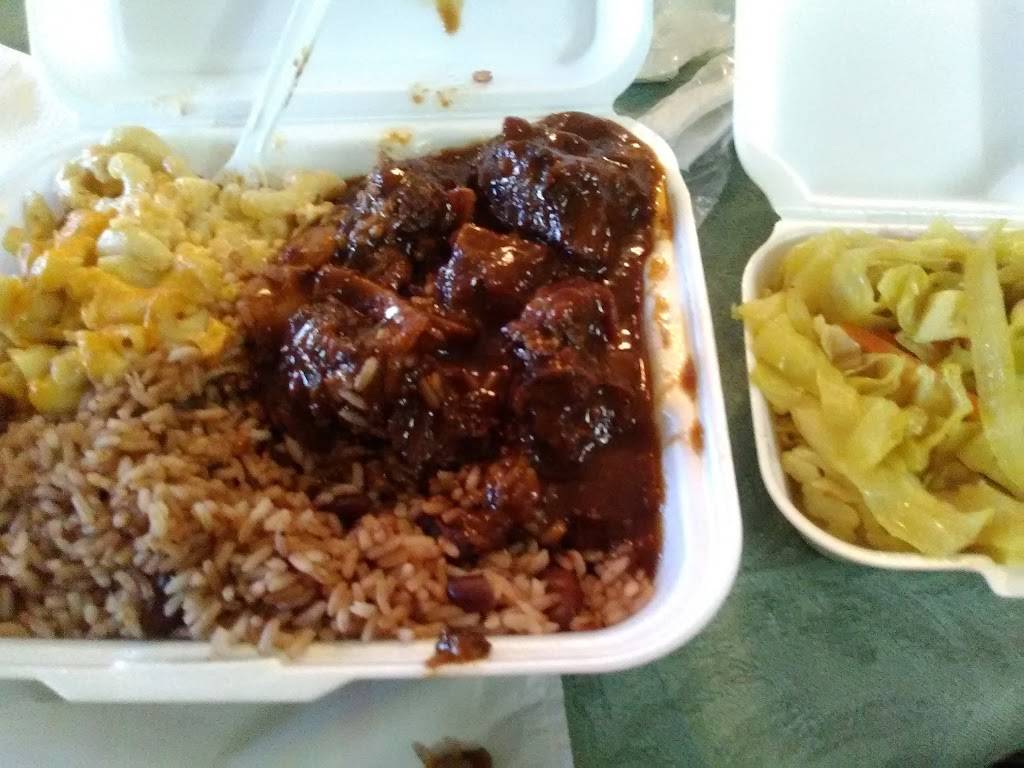 Finga Lickin Caribbean Eatery | restaurant | 2838 The Plaza, Charlotte, NC 28205, USA | 9804305120 OR +1 980-430-5120