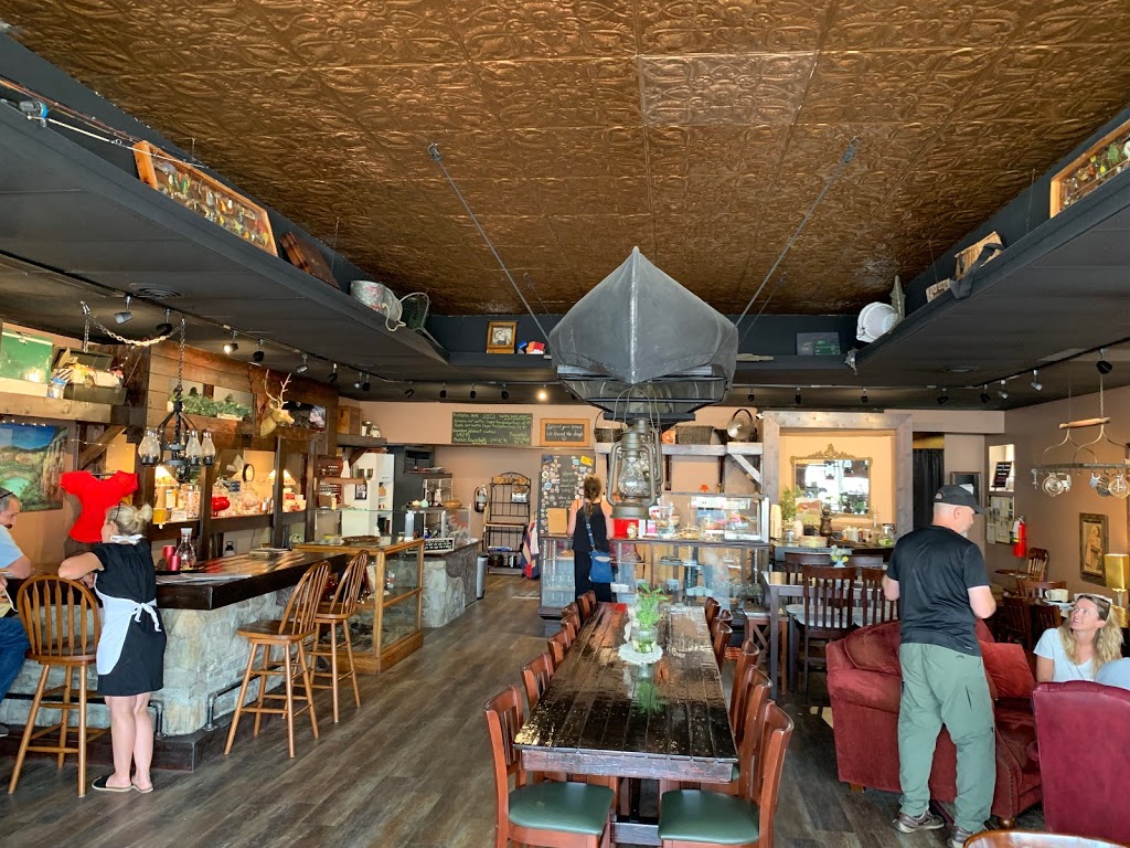 Bourbon Bread & Coffee Saloon | restaurant | 373 E Pine St, Bourbon, MO 65441, USA | 5736680108 OR +1 573-668-0108