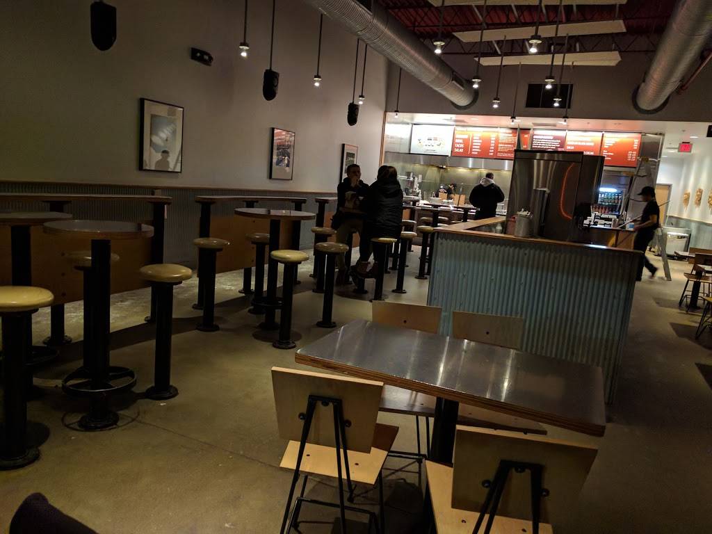 Chipotle Mexican Grill | restaurant | 2946 Chain Bridge Rd Ste I, Oakton, VA 22124, USA | 5713285279 OR +1 571-328-5279
