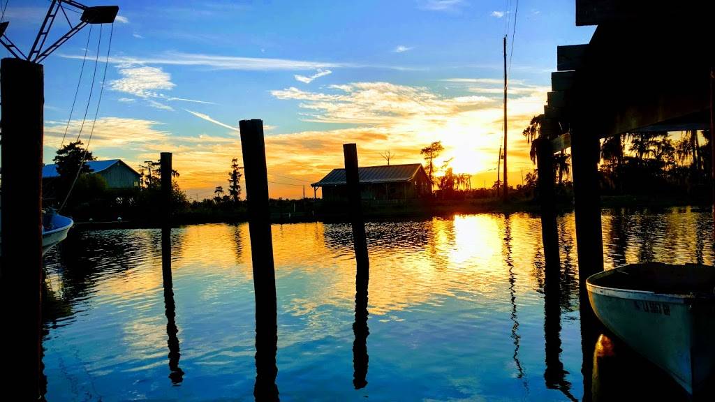 Sun Buns Bar and Grill | restaurant | 31119 Hwy 51 canal, Akers, LA 70421, USA | 9852109649 OR +1 985-210-9649