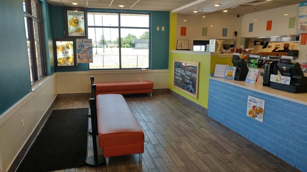 Captain Ds | restaurant | 2701 Broadway St, Anderson, IN 46012, USA | 7653564825 OR +1 765-356-4825