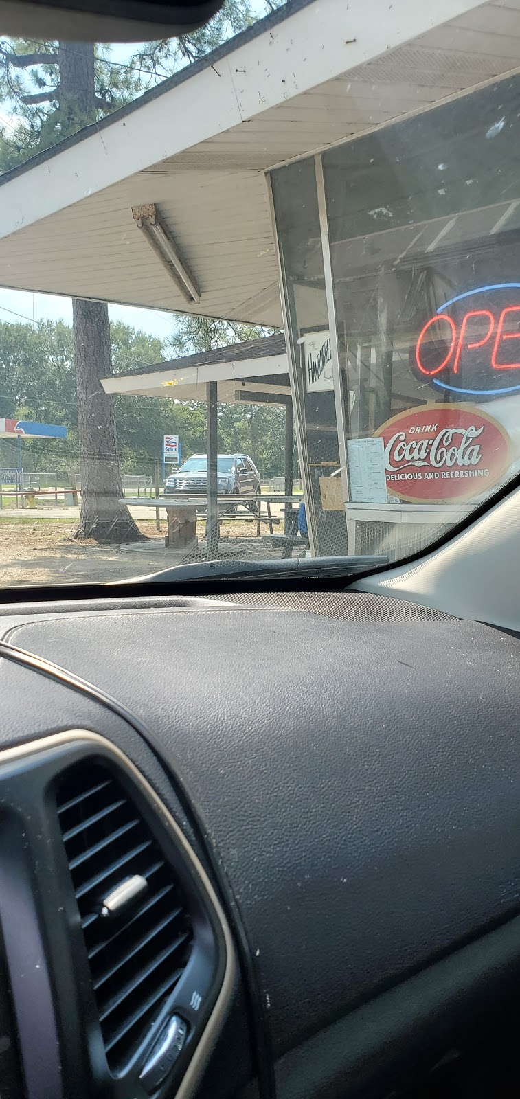 Deville Dairy Corner | restaurant | 985 LA-1207, Buckeye, LA 71328, USA | 3184669446 OR +1 318-466-9446