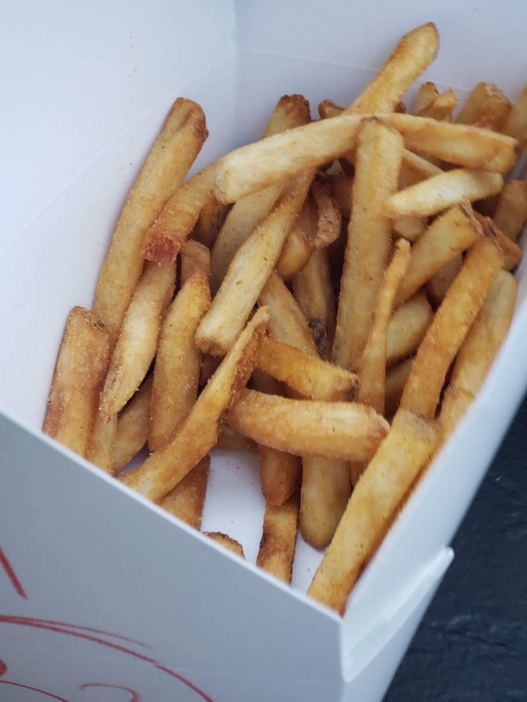 Stax Burgers | restaurant | 2800 Opryland Dr, Nashville, TN 37214, USA | 6158891000 OR +1 615-889-1000