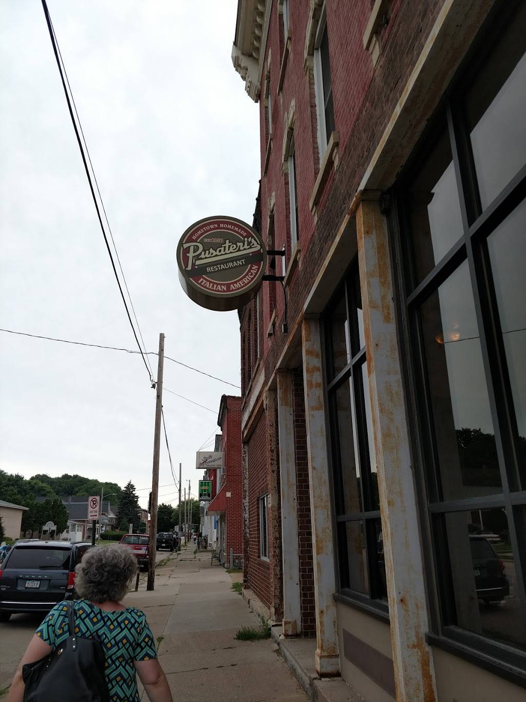 Pusateris Restaurant | restaurant | 2400 Central Ave, Dubuque, IA 52001, USA | 5635839104 OR +1 563-583-9104