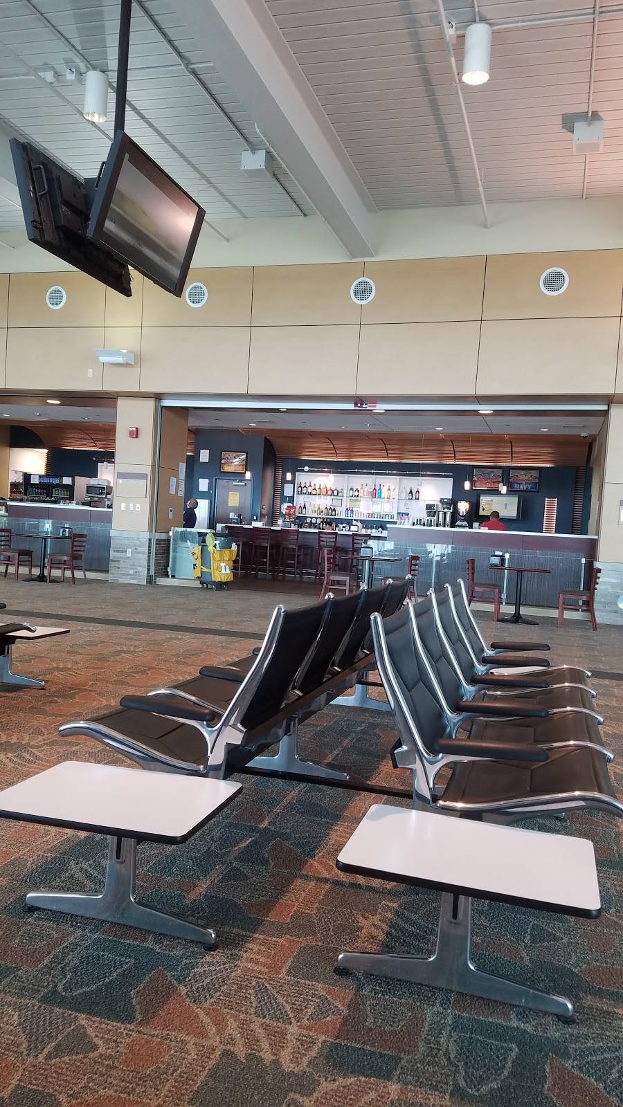 Hanger Too | restaurant | 6100 West Everett M. Dirksen Parkway, Bartonville, IL 61607, USA | 3096330811 OR +1 309-633-0811