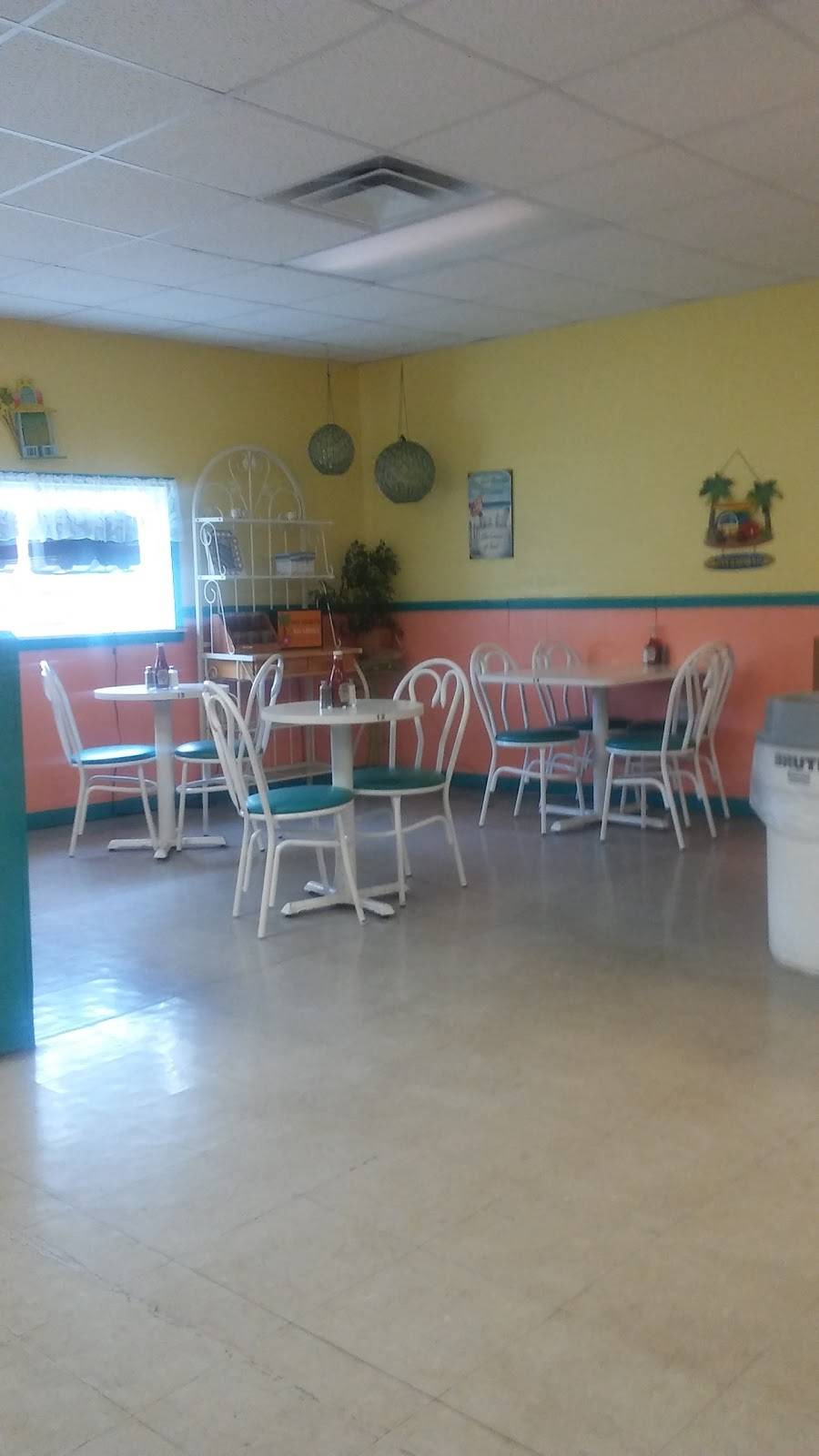 Little Dippers Ice Cream Parlor | restaurant | 308 Main St, Fairview, WV 26570, USA | 3044492663 OR +1 304-449-2663