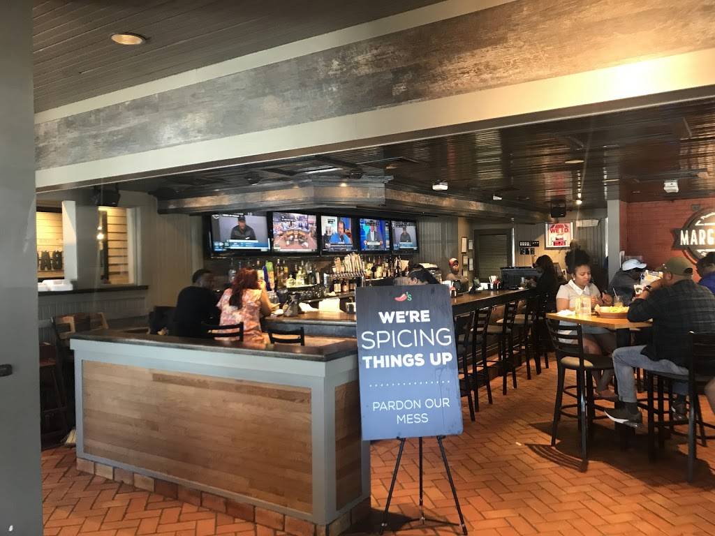 Chilis Grill & Bar | restaurant | 4609 Poplar Ave, Memphis, TN 38117, USA | 9016852257 OR +1 901-685-2257