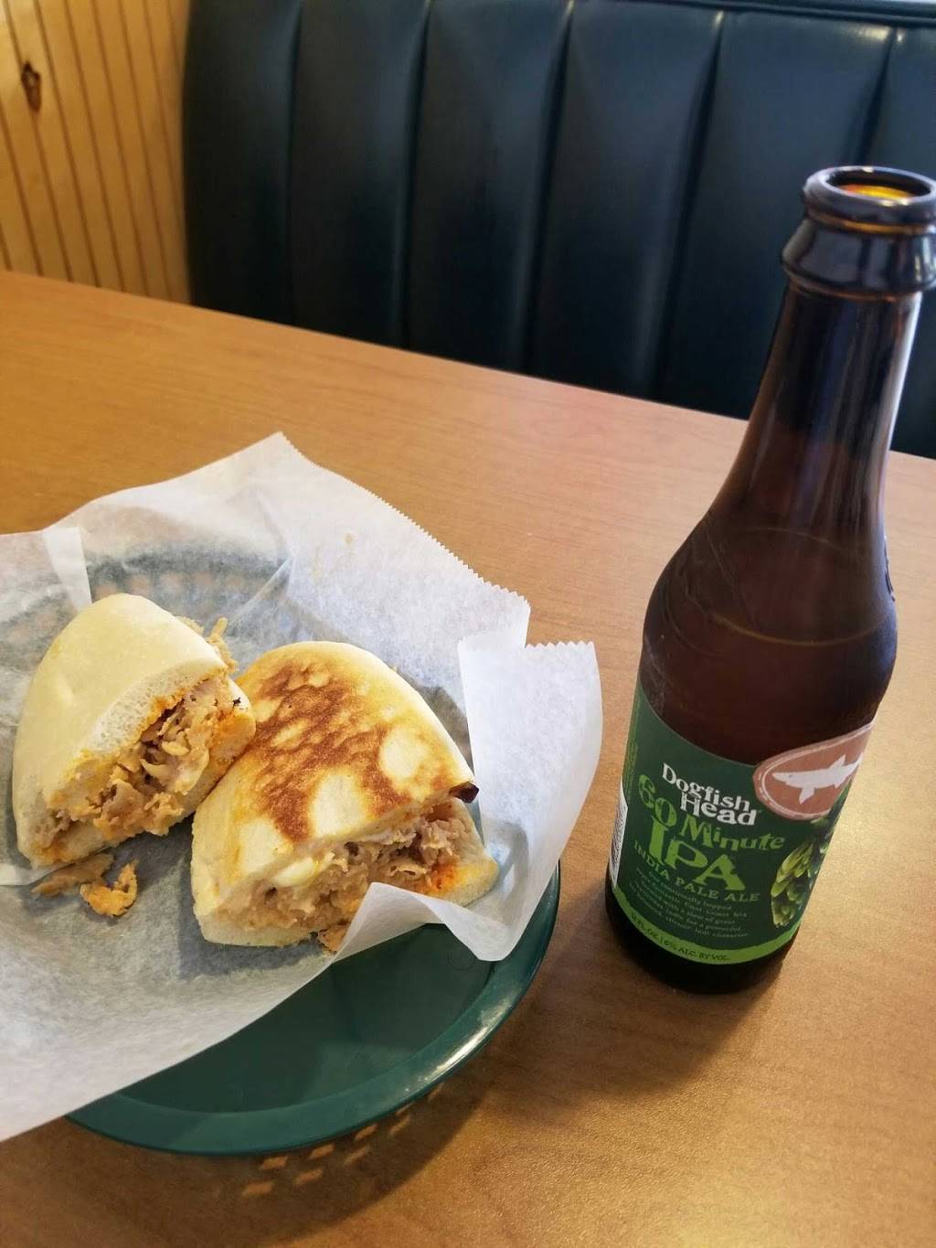 Two Cousins Pizza | restaurant | 7460 Lancaster Pike, Hockessin, DE 19707, USA | 3022343455 OR +1 302-234-3455