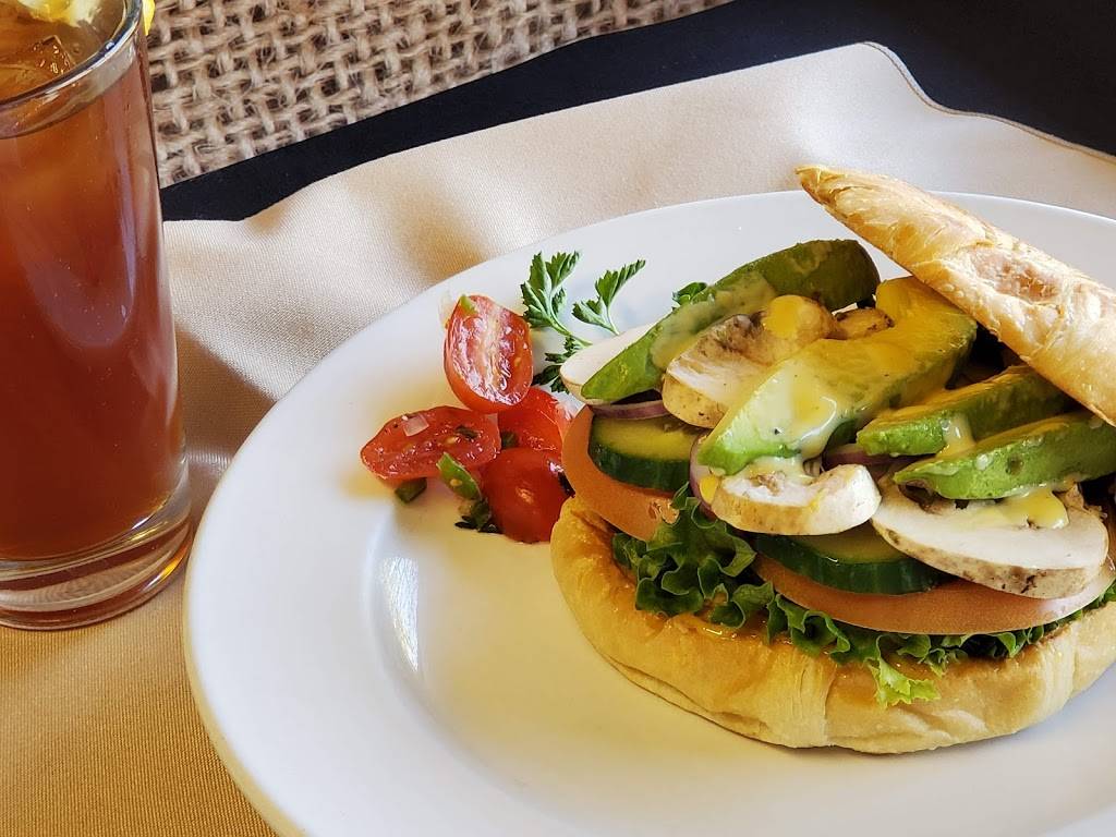 Oak Valley Diner | restaurant | 1888 Golf Club Dr, Beaumont, CA 92223, USA | 9518451922 OR +1 951-845-1922