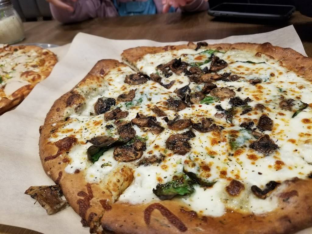 Pizza Studio | restaurant | 5840 Firestone Blvd #100, South Gate, CA 90280, USA | 5623810595 OR +1 562-381-0595