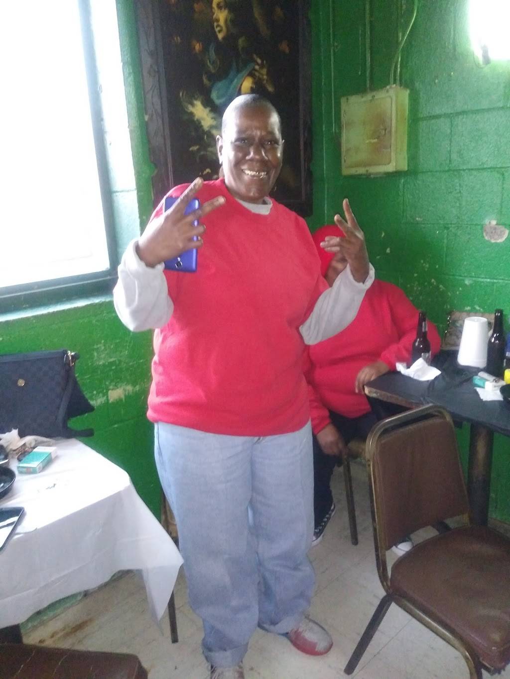 Lloyds Cafe | cafe | 1264 E Rosedale St, Fort Worth, TX 76104, USA | 8173350097 OR +1 817-335-0097