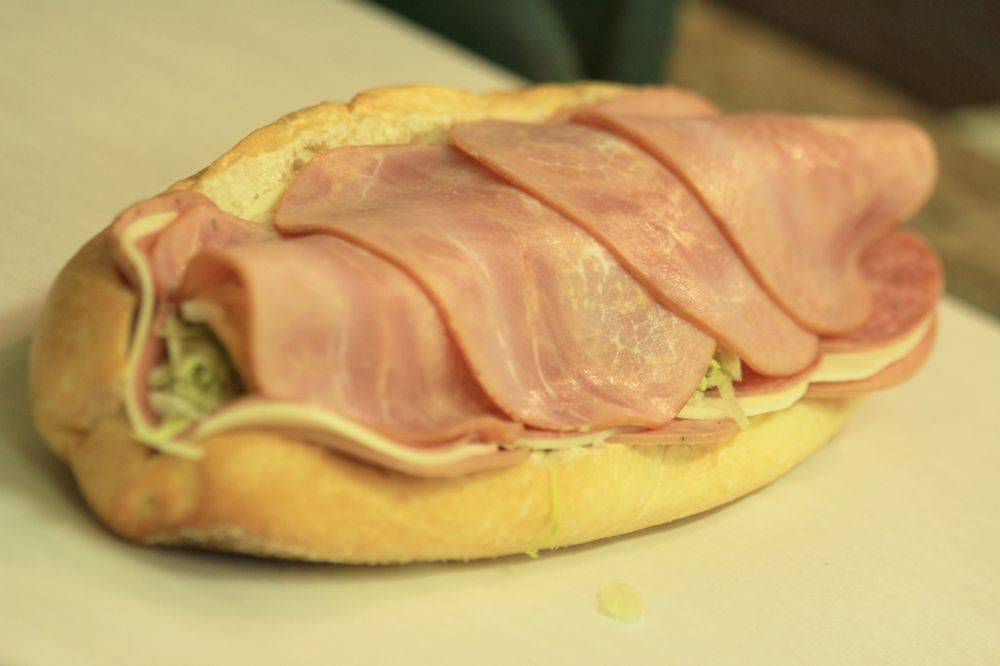 PJs Deli | meal takeaway | 1992 Valley Rd, Pomeroy, PA 19367, USA | 6108575728 OR +1 610-857-5728